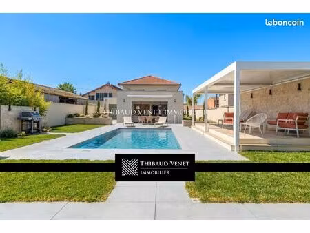 villa 6 pièces 205 m²