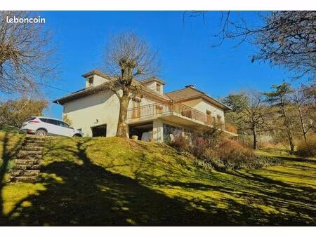 villa 7 pièces 136 m²