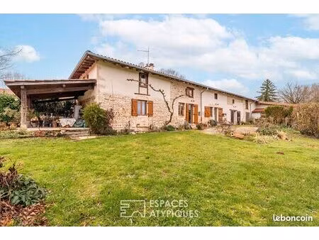 propriété 9 pièces 237 m²