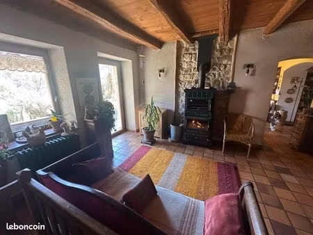 propriété 8 pièces 220 m²