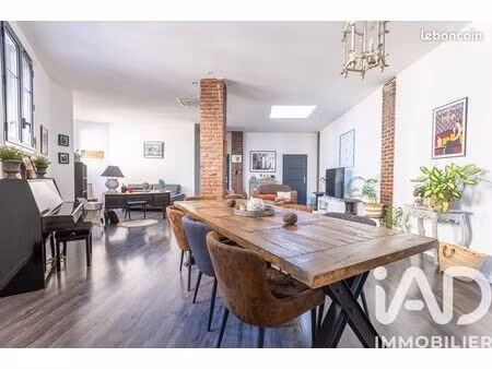 loft/atelier/surface 4 pièces 140 m²