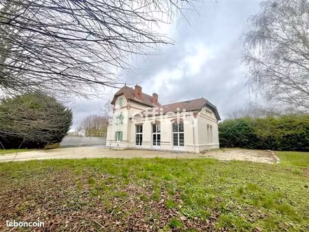 maison 7 pièces 233 m²