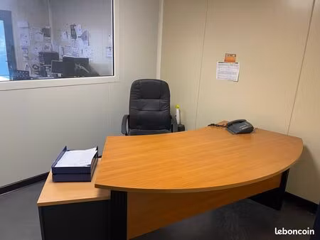 loue bureau avec mobilier et charge