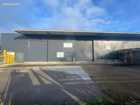 a louer - bâtiment industriel à chaleins de 600m²   clôturé