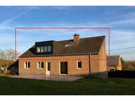 agréable appartement neuf avec 2ch. sis au calme à hour.