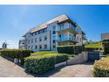 appartement magnifique avec 3 chambres et garage