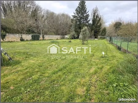 terrain 1487 m² echire