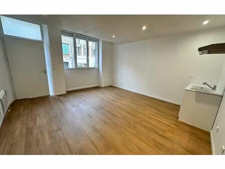 location appartement  m² t-2 à monclar-de-quercy  495 €