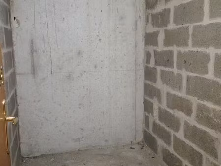 cave saine et sécurisée à louer