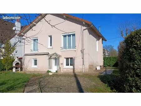 a vendre à vichy-cusset maison de caractère  rénovée  isolée et habitable de suite