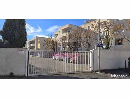 parking/box 12 m² avignon