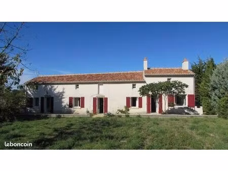 maison avec anciennes dependances agricoles et terrain de 3ha