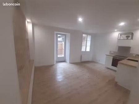 charmant 2 pièces avec cour