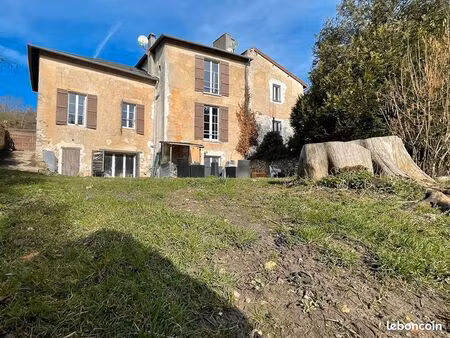 maison 8 pièces 230 m²