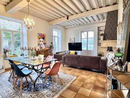 maison 8 pièces 198 m²