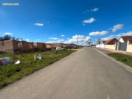 terrain constructible 1542 m² viabiliser a 15 min vichy 43900 eur