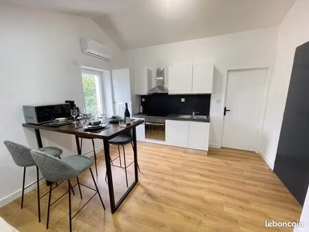 appartement t2 rénové à neuf  entièrement meublée parking  clim  fibre