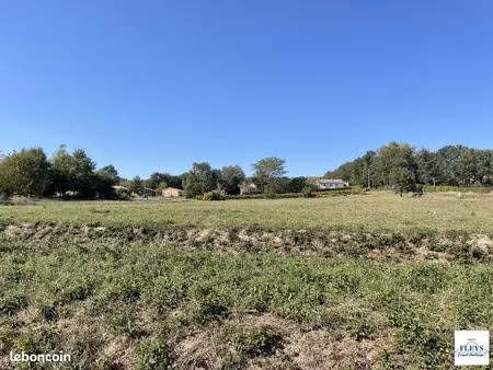 terrain 1178 m² comberouger