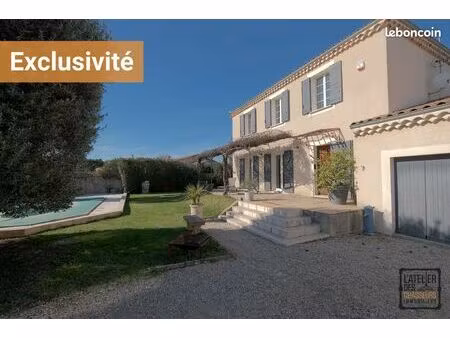 villa 4 pièces 140 m²