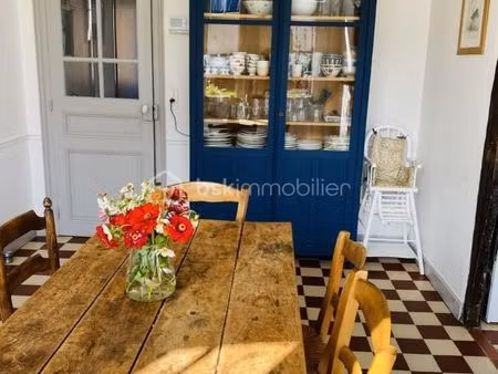 maison 8 pièces 237 m²