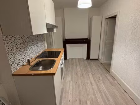 t1 bis/ t2 de 42m2 proche gendarmerie