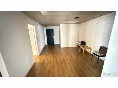 appartement ou local bureau 72 m2 + 2 places de parking centre hermes draguignan