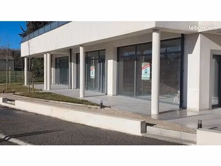 local commercial 45 m² velleron