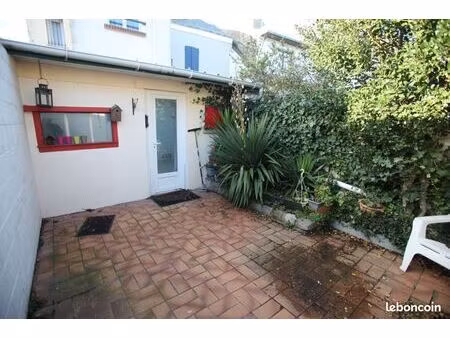 maison 5 pièces avec cour et dépendance