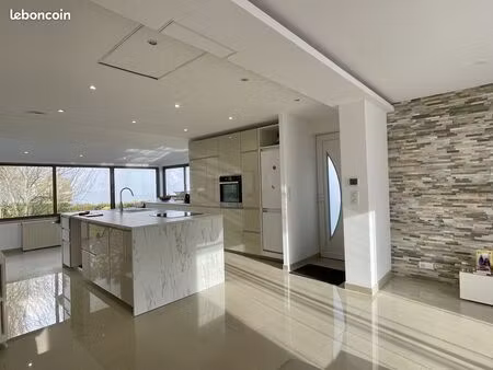 pavillon 5 pièces 93 m²