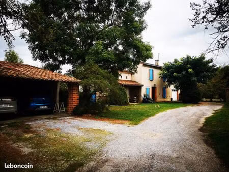 maison de caractère 170 m² à 30 min de toulouse avec des encadrements en granit bouchardé 