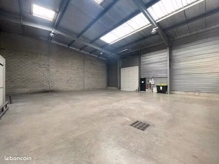 à louer local industriel / entrepôt