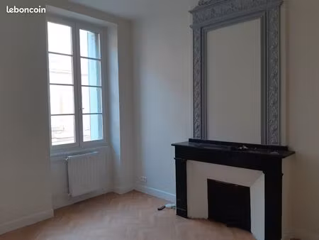 t2 rénové centre historique