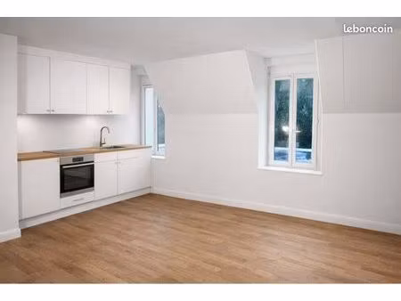 t2 rénové 40 m² – centre d’aizenay – parking et cave