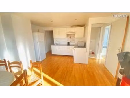 vends appartement t4 de 73 m2 en duplex   lumineux  3 chambres parentales  a st hilaire de