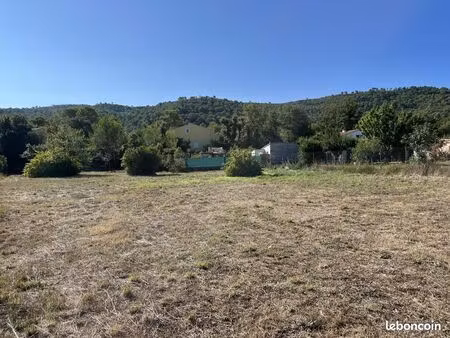 terrain 1 700 m² neoules