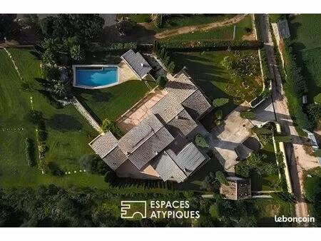 maison 7 pièces 268 m²