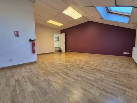 vente bureaux et commerces à sautron (44880) : à vendre / 150m² sautron