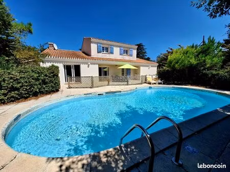 maison 5 chambres avec piscine proche centre  plage et forêt de saint jean de monts