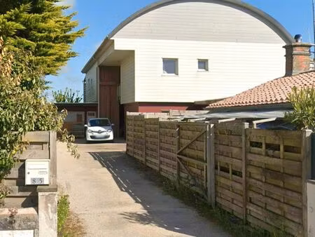 a saisir t5 de 140 m2  salle bien être    lumineux  3 chambres parentales 