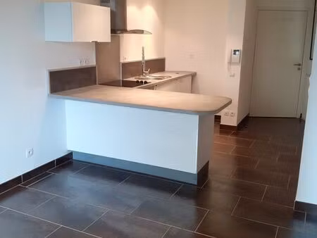 t2 dans résidence proche centre ville