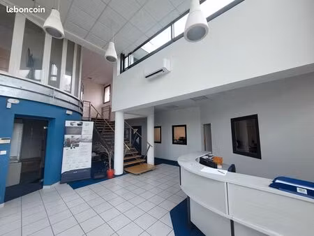 bureaux  garage 600 m² cugand la bernardiere