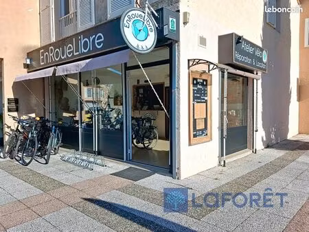 local commercial 38 m²