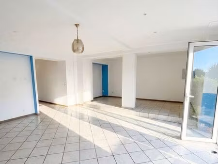 local commercial - rue principale