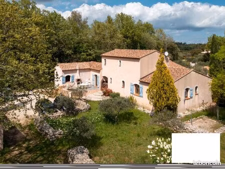 maison type 7  212 m2 sur terrain de 4014m2