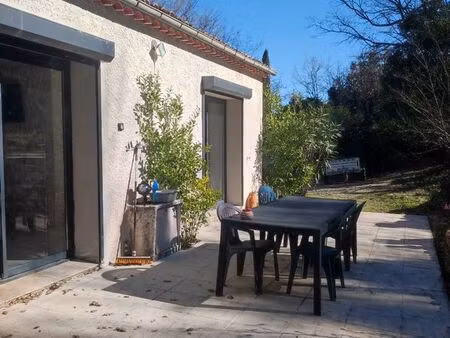 lorgues  maison de plain-pied avec une piscine