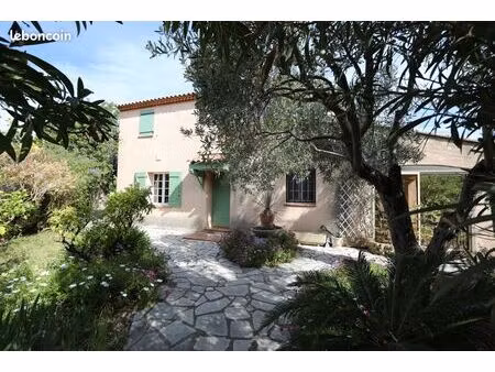 maison proche centre du village