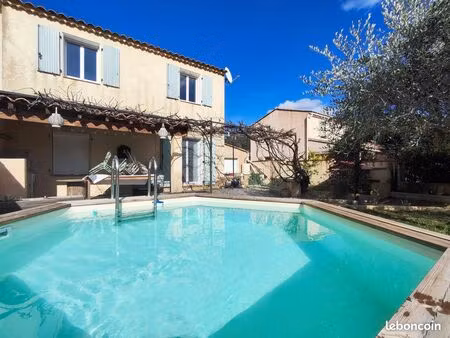 villa t5 (4 chambres) 93 m² sur 300 m² de terrain