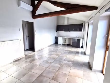 charmante maison de ville au coeur de brindas