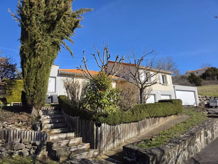 belle villa sur les hauteurs de la roche-blanche