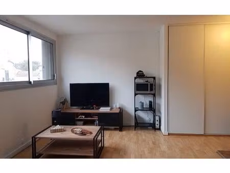 location appartement  m² t-1 à meaux  750 €